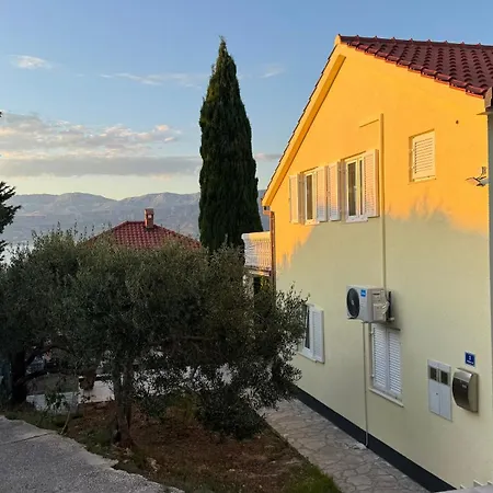 Bine Apartman Splitska