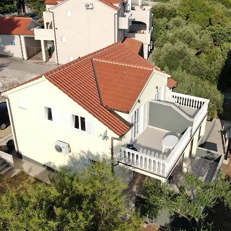 Bine Apartman Splitska