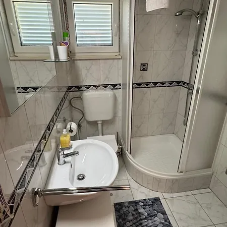 Bine Apartman Splitska