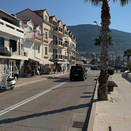 Bine Apartman Splitska