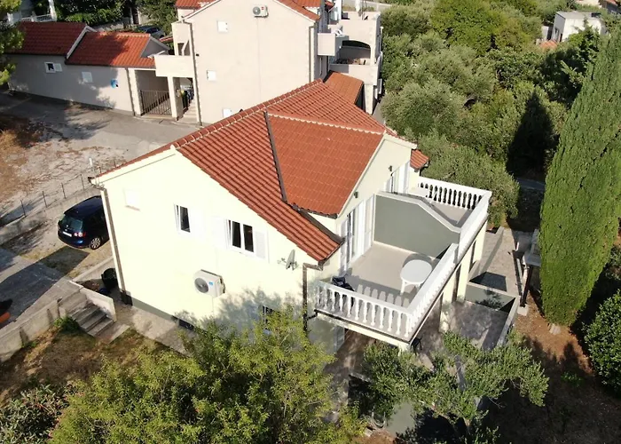 Bine Apartman Splitska