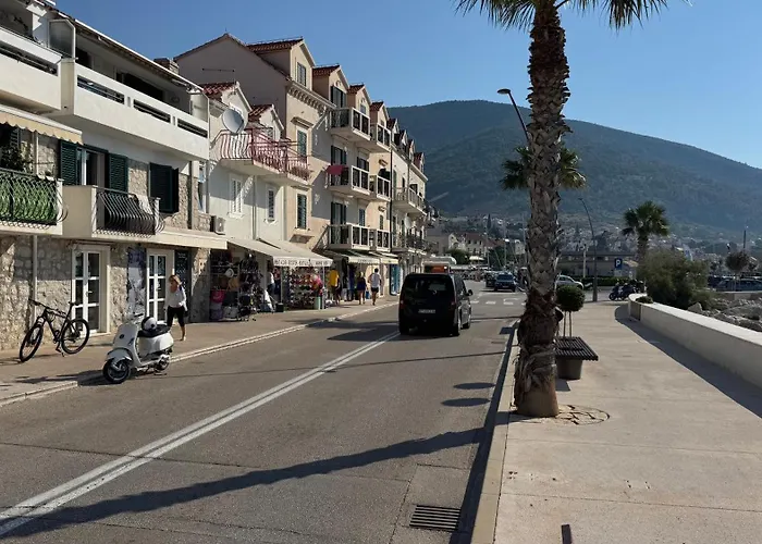 Bine Apartman Splitska